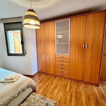 Apartamento Espacioso Y Familiar Terrassa Exterior foto