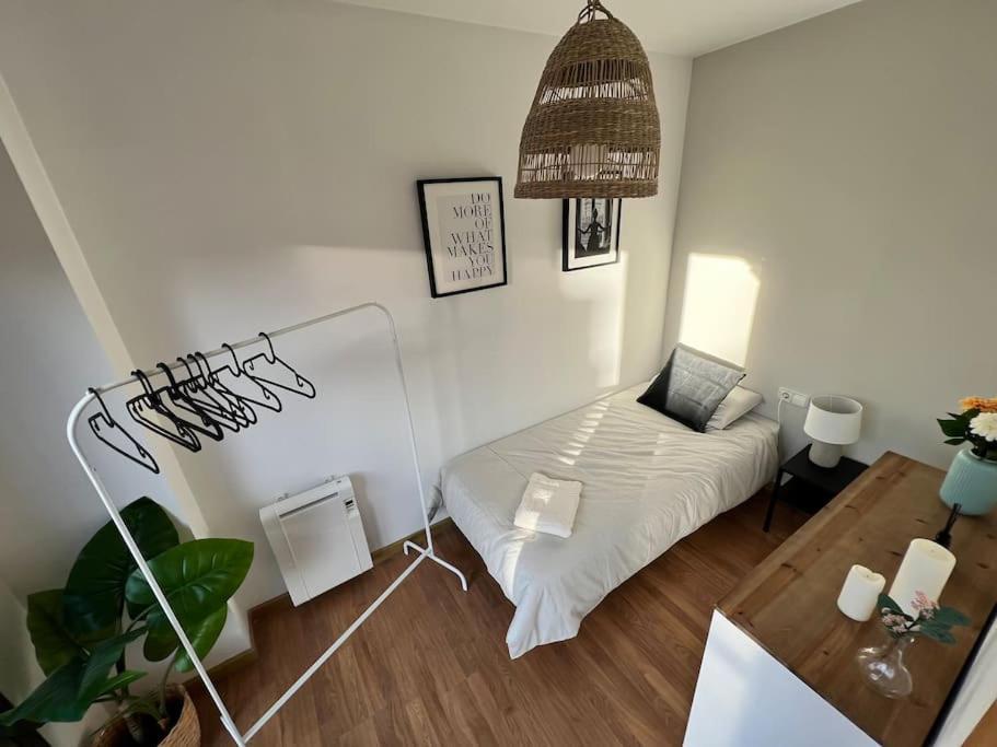 Apartamento Espacioso Y Familiar Terrassa Exterior foto