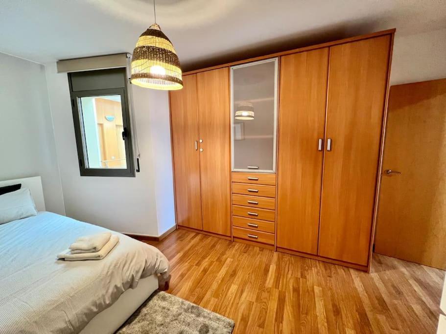 Apartamento Espacioso Y Familiar Terrassa Exterior foto